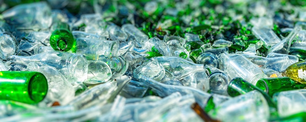 Used glass containers belong in the glass recycling bin.