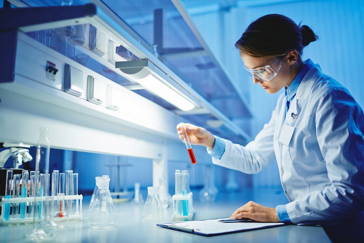 Bioteknologia mahdollistaa mm. uusien kasvilajikkeiden kehittämisen.