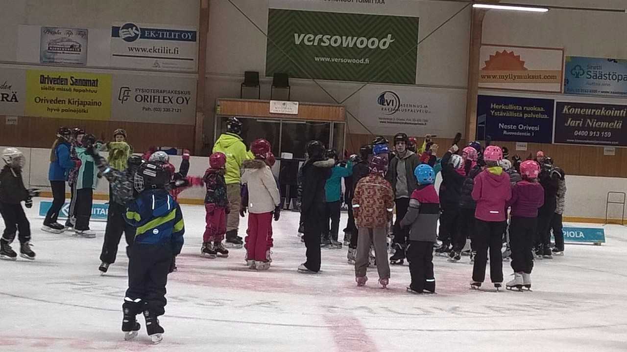 ice scating.jpg