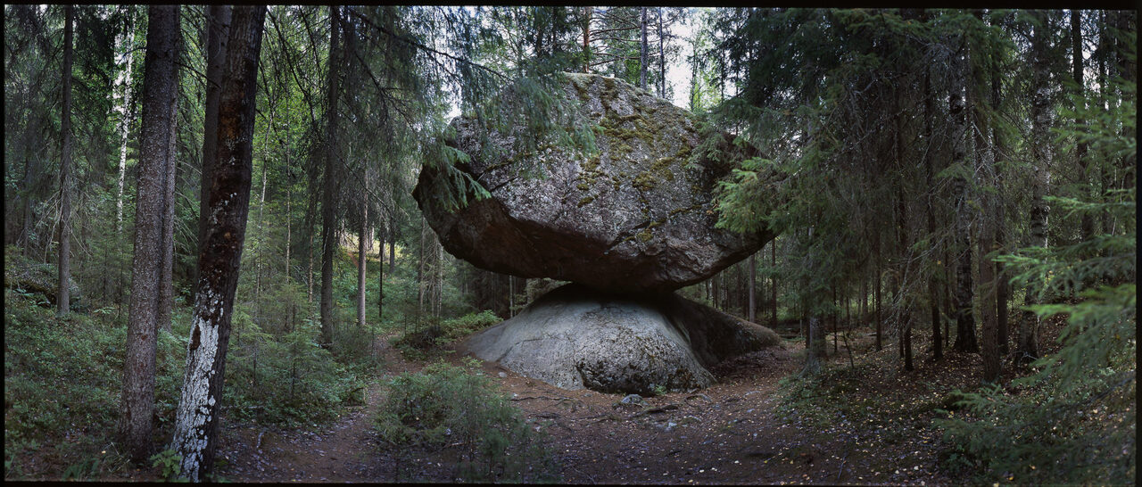 Kummakivi-siirtolohkare-1.jpg
