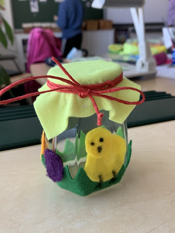 pääsiäs purkki