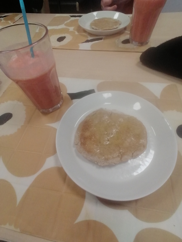 Rieska ja smoothie