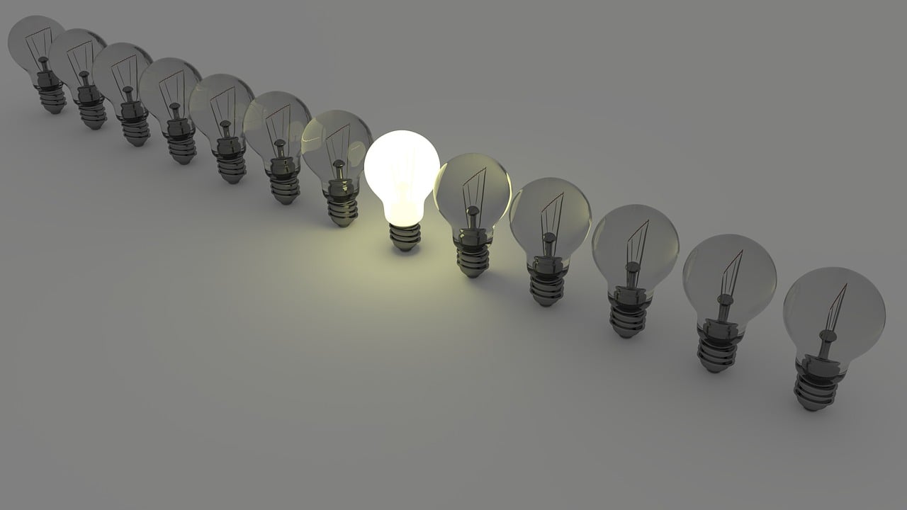 light-bulbs-1125016_1280.jpg (1280×720)