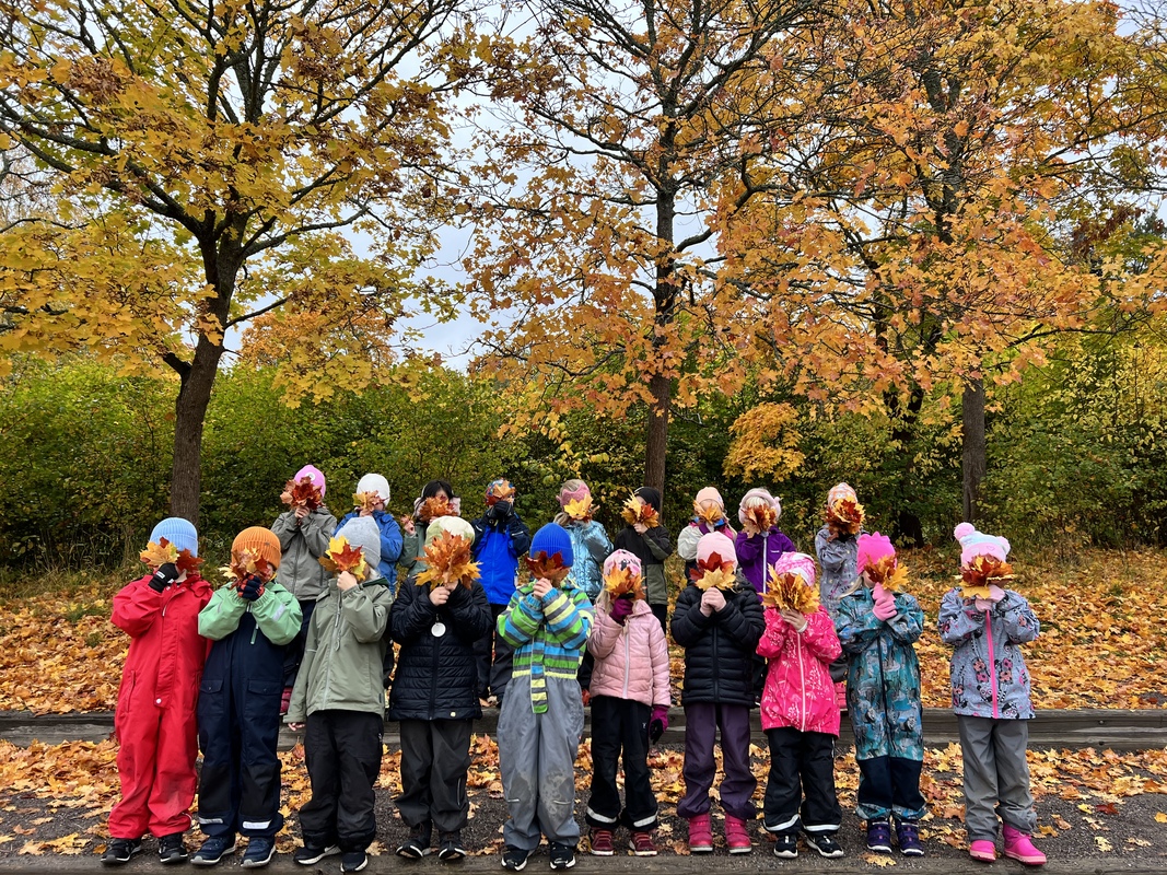Ivriga löv-plockare 🍂