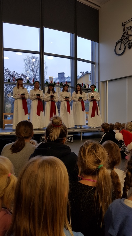 Åbo Lucia besökte Braheskolan