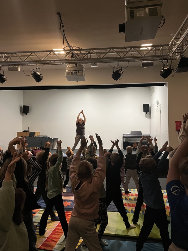 Sagoyoga i biblioteket