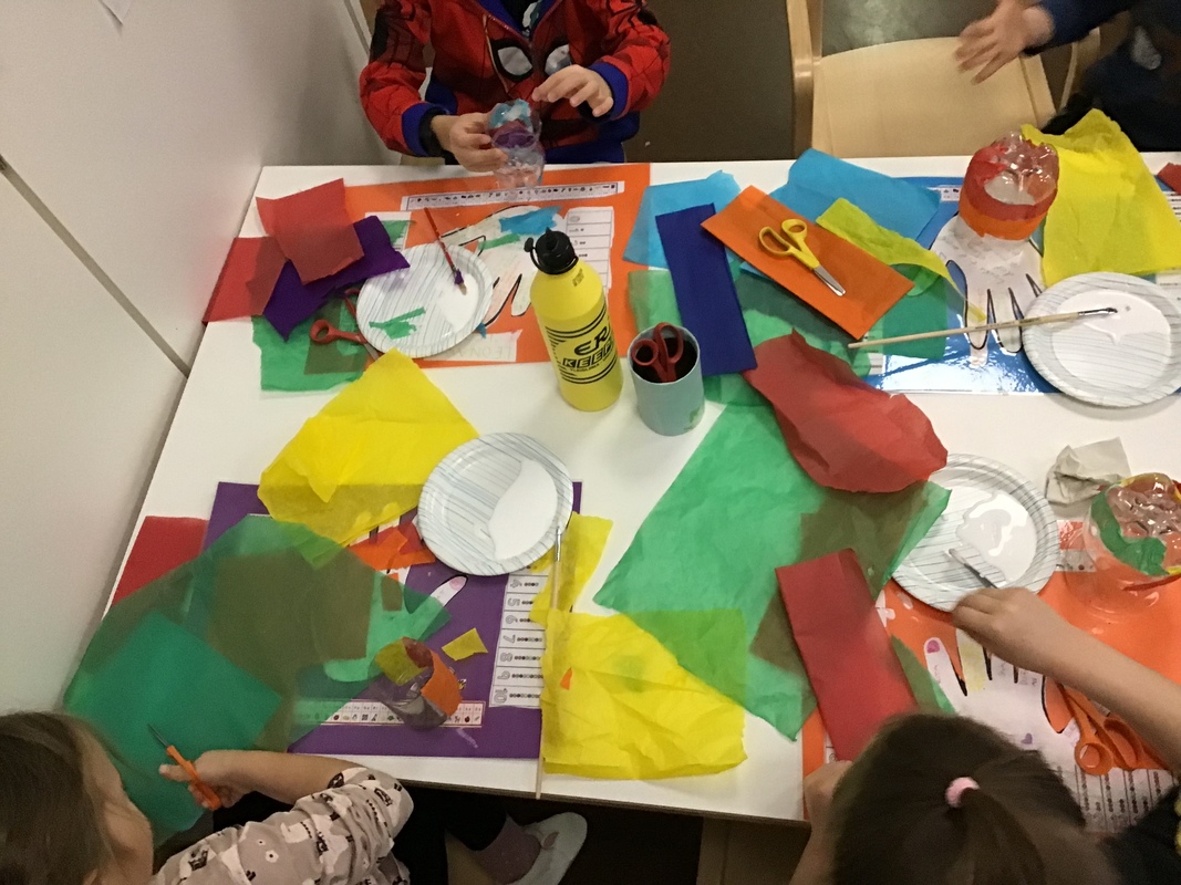 Vi uppmärksammar Mårtensdagen och pysslar våra egna lyktor