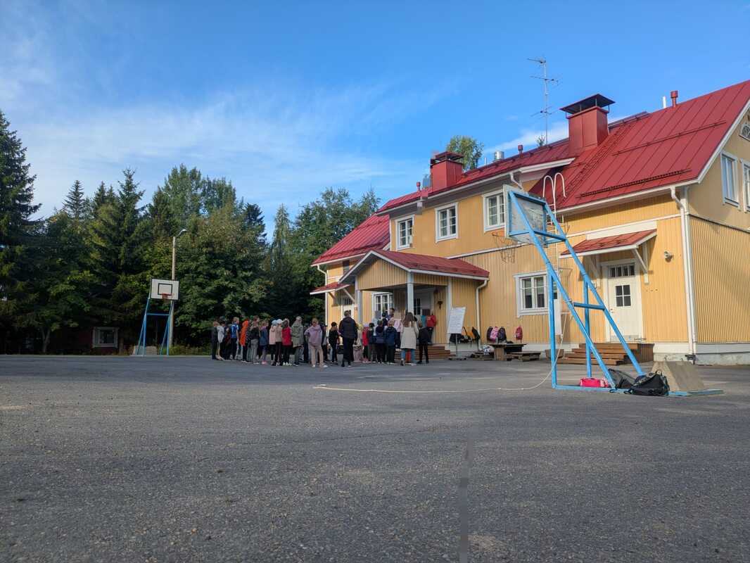 Koskemattomuusvala Hyvän Mielen Höytiän koululla