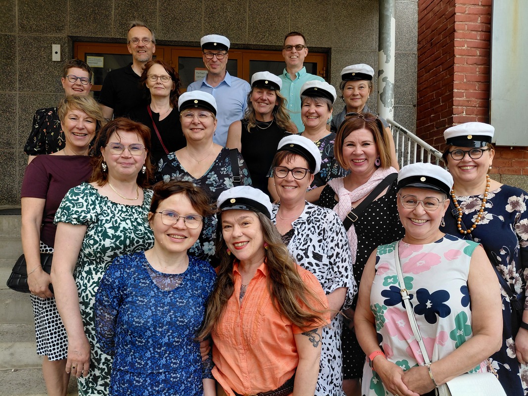 Vuonna 1986 kirjoittaneet vierailivat lukiolla